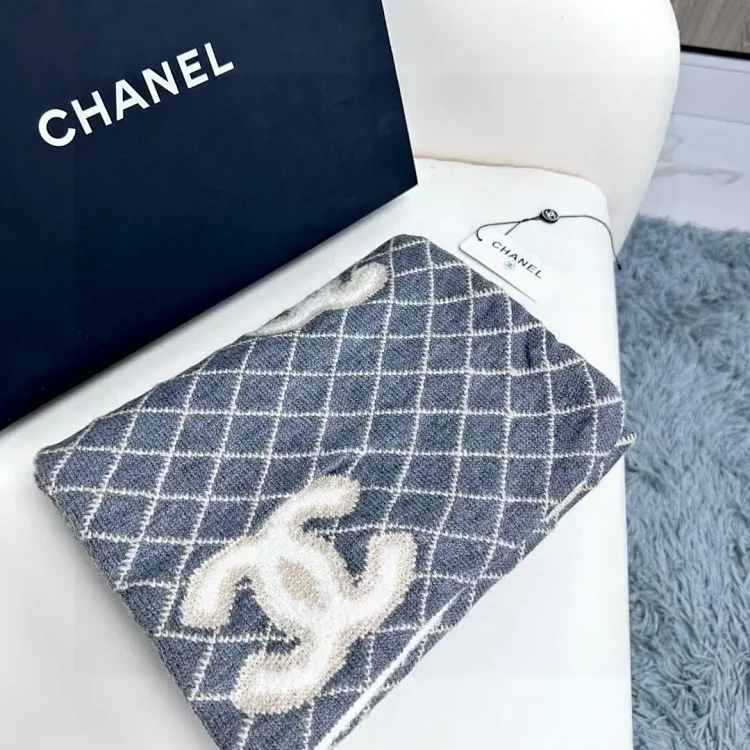 Chanel pure wool sca
