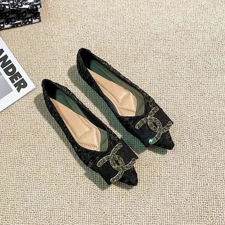Double C pointed toe flats