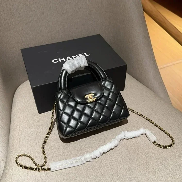 CHANEL MESSENGER